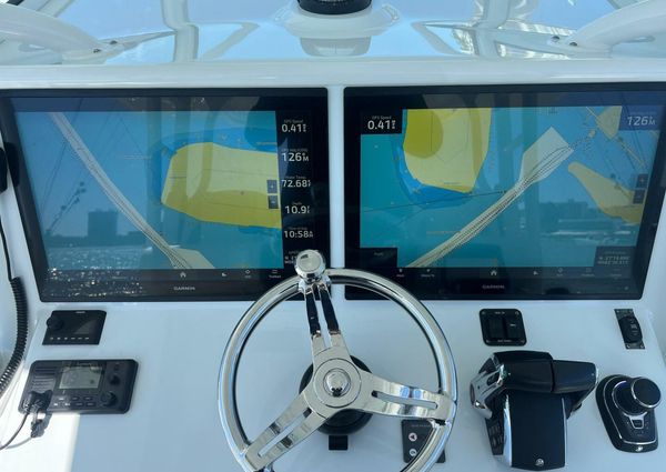 Yellowfin 42 Center Console image