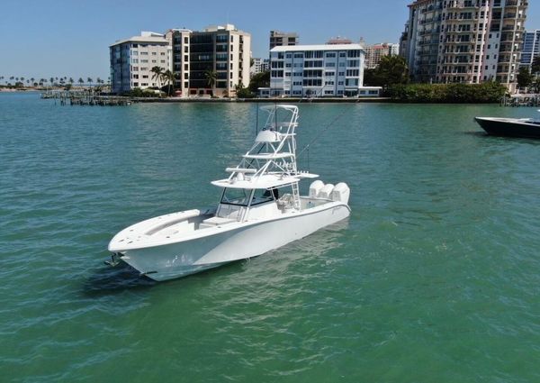 Yellowfin 42 Center Console image