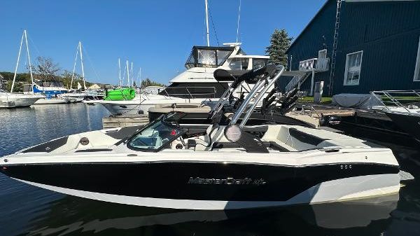 MasterCraft NXT 24 