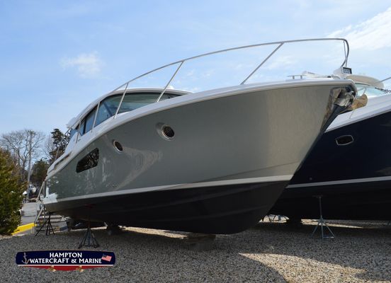 Tiara 44 Coupe - main image