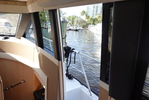 Carver 530 Voyager Pilothouse image