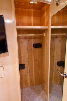 Carver 530 Voyager Pilothouse image