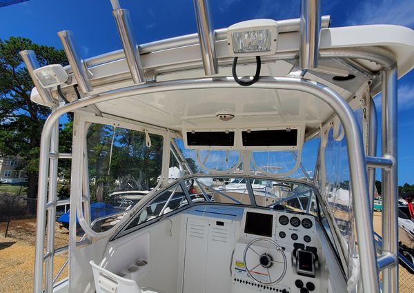 Sea-boss 235-WALKAROUND image