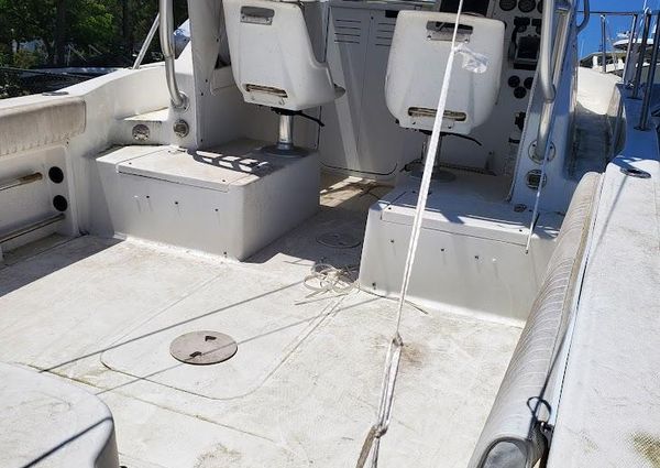 Sea-boss 235-WALKAROUND image