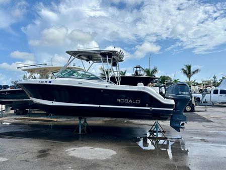 Robalo R247 image