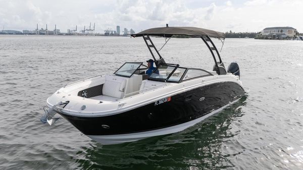 Sea Ray SDX 290 Outboard 