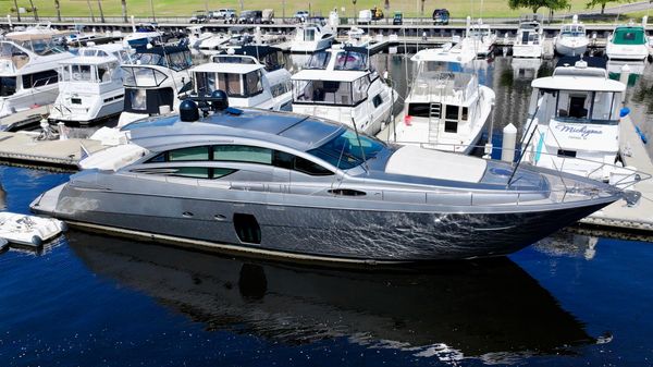 Pershing 72