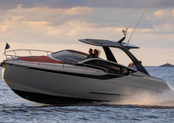 Fairline F-LINE-33 image