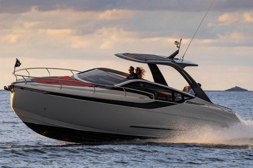 Fairline F-LINE-33 image