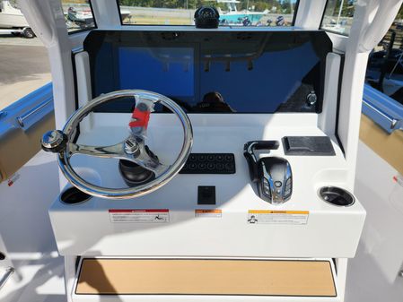 Sportsman OPEN-232-CENTER-CONSOLE image