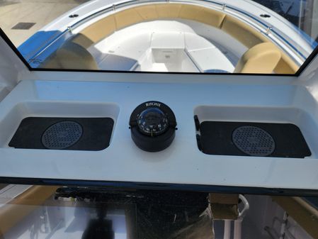 Sportsman OPEN-232-CENTER-CONSOLE image