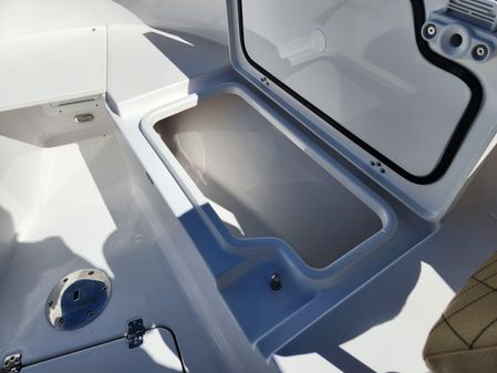 Sportsman OPEN-232-CENTER-CONSOLE image