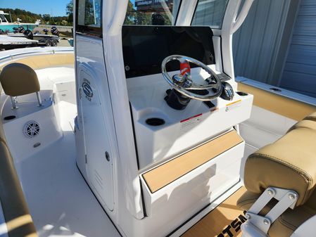 Sportsman OPEN-232-CENTER-CONSOLE image