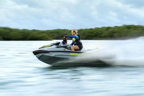 Sea-doo RXT-X-325 image