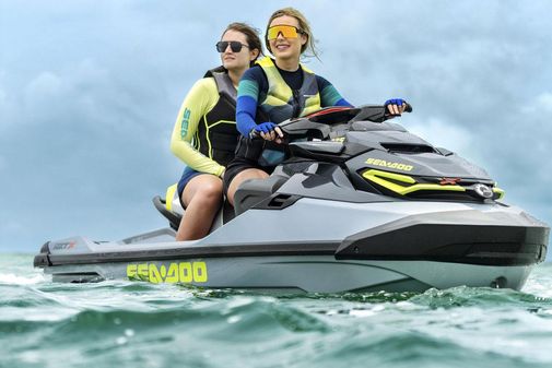 Sea-doo RXT-X-325 image