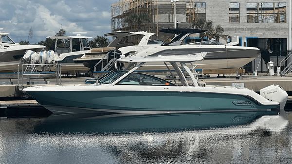 Boston Whaler 320 Vantage 