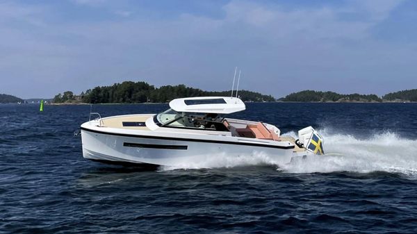 Delta Powerboats 33 Open