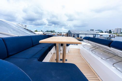 Sunseeker 86 Yacht image