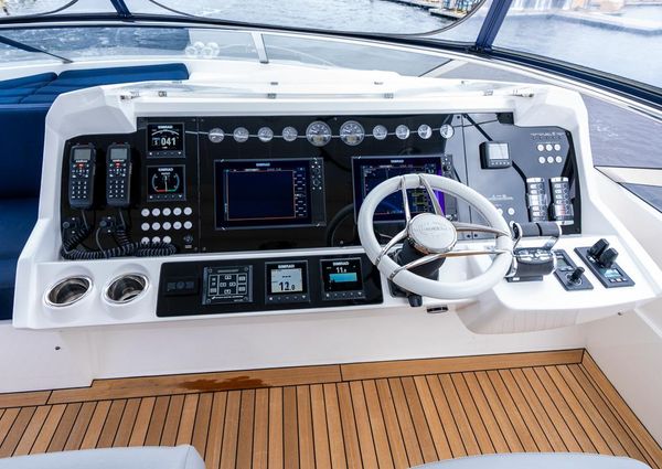 Sunseeker 86 Yacht image