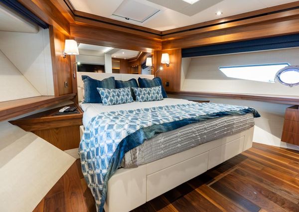 Sunseeker 86 Yacht image