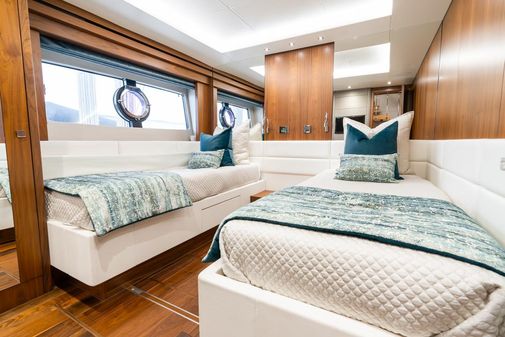 Sunseeker 86 Yacht image