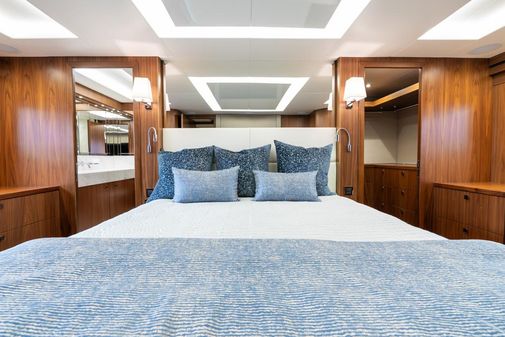 Sunseeker 86 Yacht image