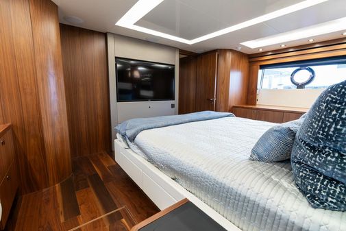 Sunseeker 86 Yacht image