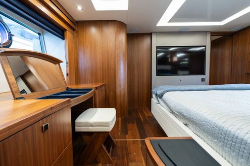 Sunseeker 86 Yacht image