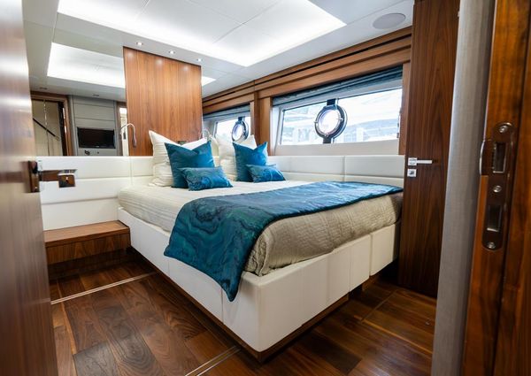 Sunseeker 86 Yacht image