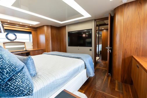 Sunseeker 86 Yacht image