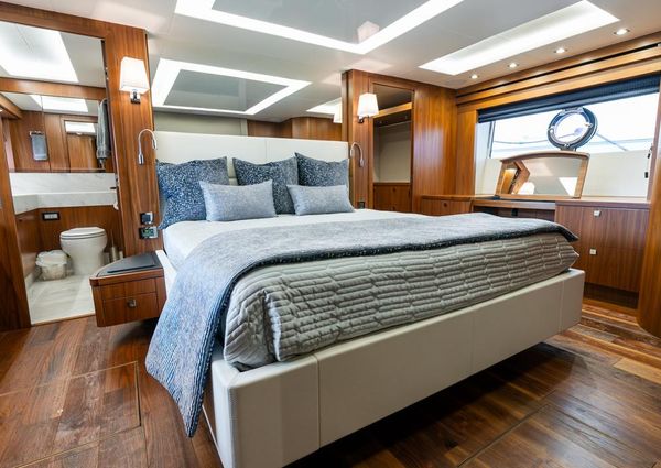 Sunseeker 86 Yacht image