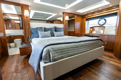 Sunseeker 86 Yacht image