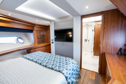 Sunseeker 86 Yacht image