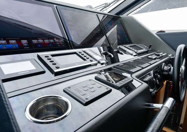 Sunseeker 86 Yacht image