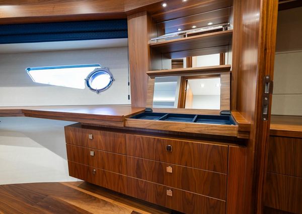 Sunseeker 86 Yacht image