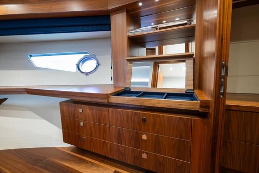 Sunseeker 86 Yacht image