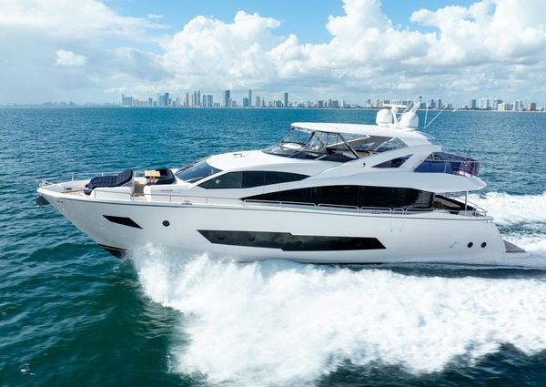 Sunseeker 86 Yacht image