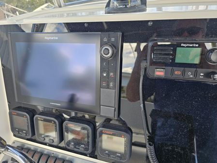 Pursuit 2570-CENTER-CONSOLE image