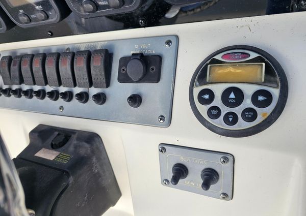 Pursuit 2570-CENTER-CONSOLE image