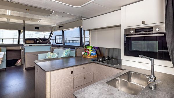 Fountaine Pajot MY.6 image