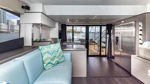 Fountaine Pajot MY.6 image