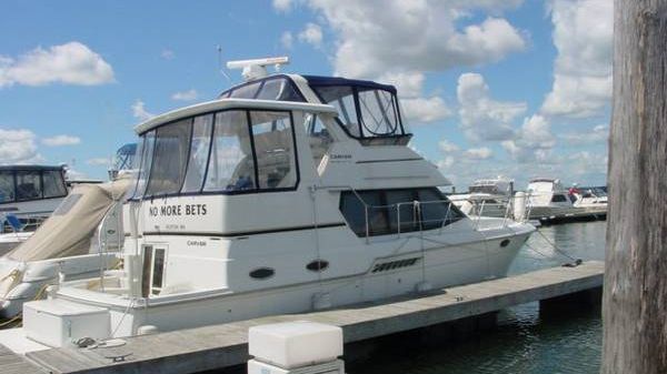 Carver 404 Cockpit Motor Yacht