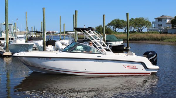 Boston Whaler 230 Vantage 