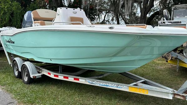 NauticStar 211 Hybrid