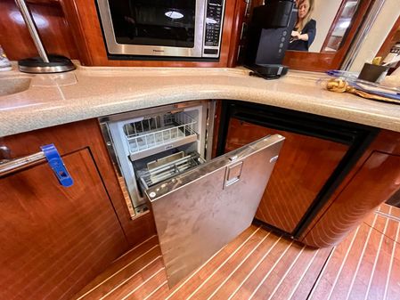 Sea Ray 420 Sundancer image