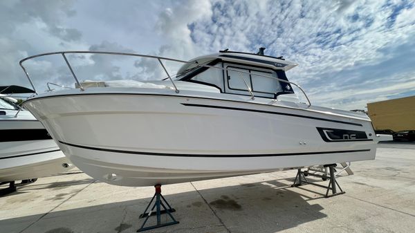 Jeanneau NC Weekender 795 Series 2