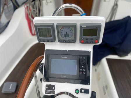 Beneteau OCEANIS-CLIPPER-323 image