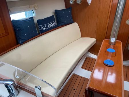 Beneteau OCEANIS-CLIPPER-323 image