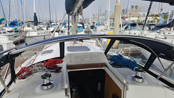 Hunter 340 Sloop image