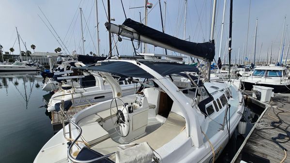 Hunter 340 Sloop image